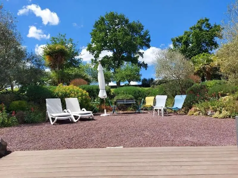 Havre De Paix Et Jardin Tropical. Chambre Privee Le Rheu Bed and Breakfast